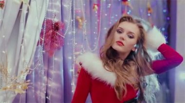 Yeni yıl elbiseyle çok güzel kız