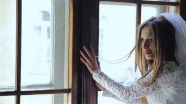 Genç sadece veznedeki kıza evli