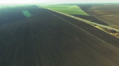 Harika görünümü geniş yeşil alanları ve yollar