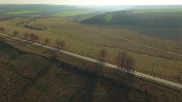 Вид с воздуха на дорогу — стоковое видео