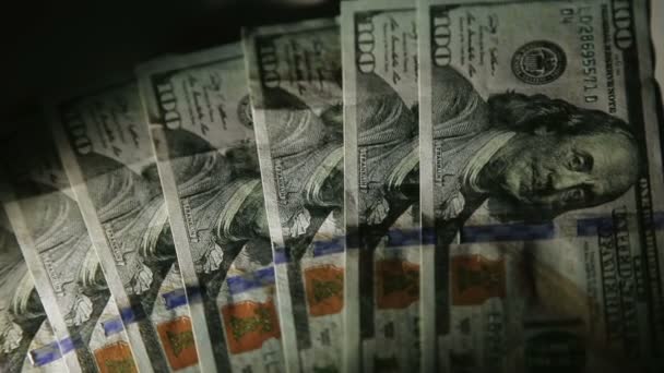 Слайд-макро снимок Франклина за 100 долларов — стоковое видео