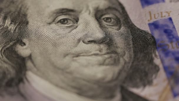 Franklin-Porträt auf 100-Dollar-Schein aus nächster Nähe — Stockvideo