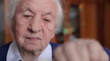 Kamera yaşlı kadın arıyorum