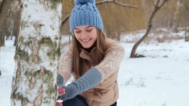 Treinamento de inverno Modelo de fitness atleta menina — Vídeo de Stock
