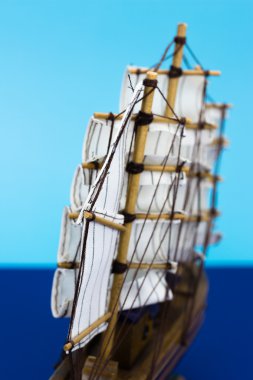 Ahşap el yapımı model gemi