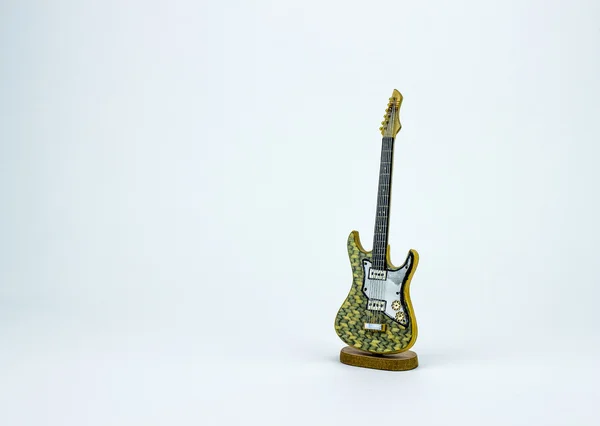 Minyatür ahşap gitar — Stok fotoğraf