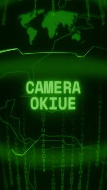 Eski yeşil Dikey Retro CRT ekranı CAMERA ALERT metnini rastgele hata ve Haking biçiminde gösterir