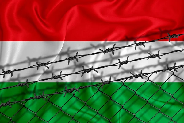 Угорщина Розробляє Прапори Сітку Паркану Колючий Дріт Поняття Ізоляції Емігрантів — стокове фото