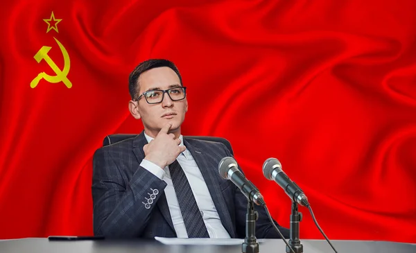 Joven Gafas Una Chaqueta Una Reunión Internacional Negociaciones Conferencia Prensa — Foto de Stock