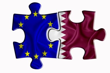 Beyaz izole arka planda iki yapboz parçasında Katar bayrağı ve Avrupa Birliği bayrağı. Politik ilişkiler kavramı. 3B görüntüleme