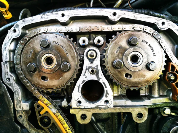 Motor Coche Desmontado Durante Reparación Primer Plano Una Vista Explotada — Foto de Stock
