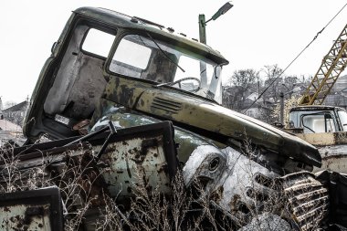 paslı kamyon hasarlı