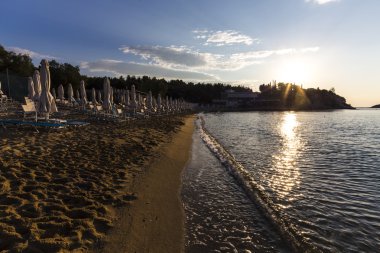 Sahilde gün doğumu