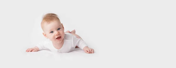 Small Baby White Clothes Light Background Panoramic Image — Stock Photo, Image