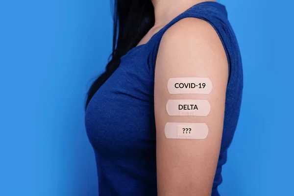 Woman Blue Background Showing Many Plasters Shoulder Coronavirus Vaccine New — Stock Photo, Image