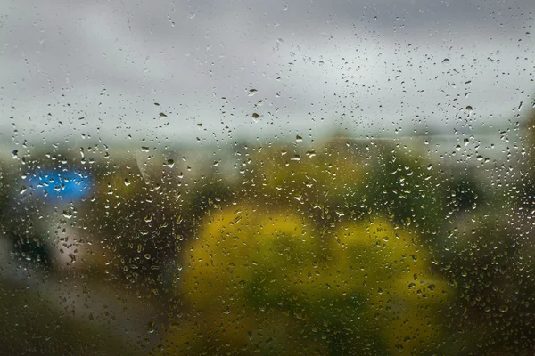 Chuva cai fundo — Fotografia de Stock