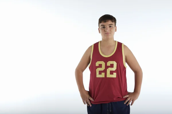 Niño vestido con ropa deportiva — Foto de Stock