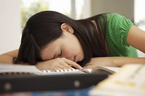 Estudiante adolescente agotado — Foto de Stock