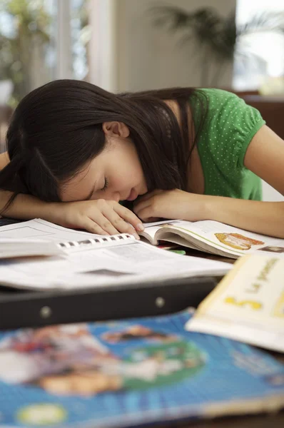 Estudiante adolescente agotado — Foto de Stock
