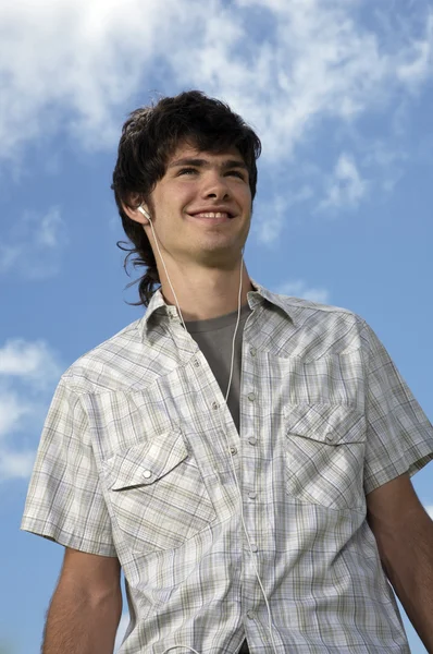 Adolescente en auriculares — Foto de Stock