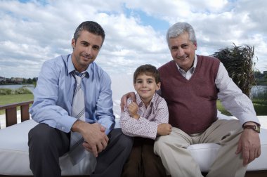 Üç aile kuşak