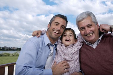 Üç aile kuşak