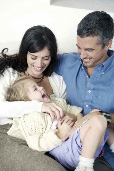 Retrato de familia feliz — Foto de Stock