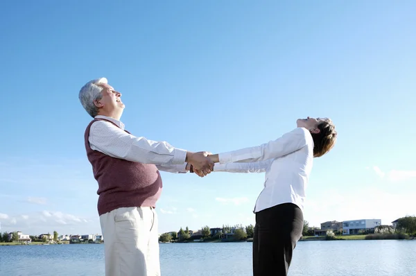 Pareja mayor bailando — Foto de Stock