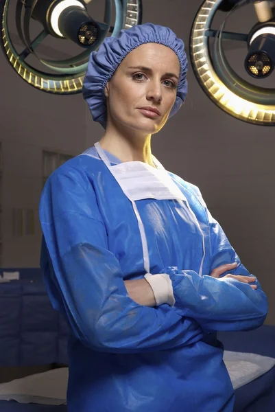Retrato de cirurgiã feminina — Fotografia de Stock