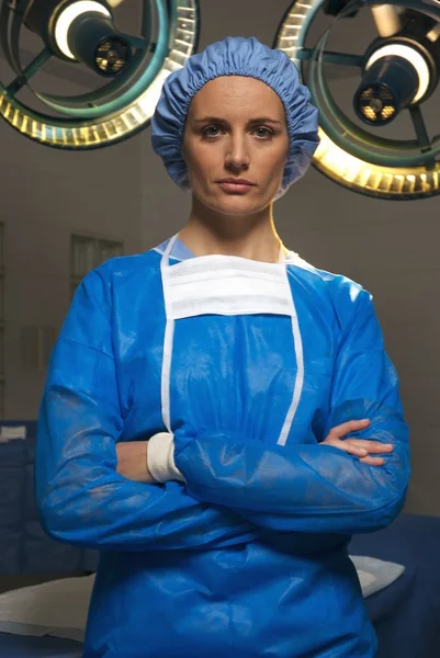 Retrato de cirurgiã feminina — Fotografia de Stock