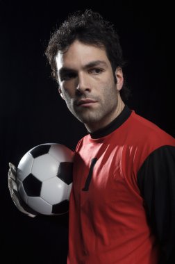 Kırmızı unifirm kaleci