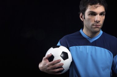 Futbol oyuncu topu ile