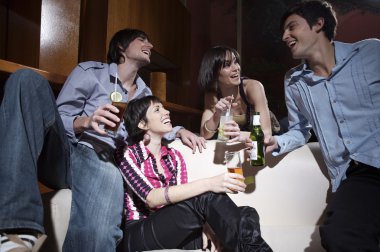 Bir grup insan çubuk