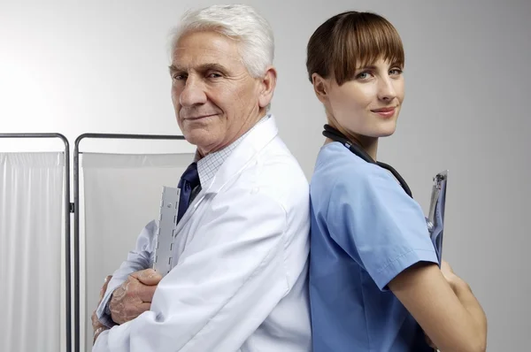 Zwei Generationen von Ärzten — Stockfoto