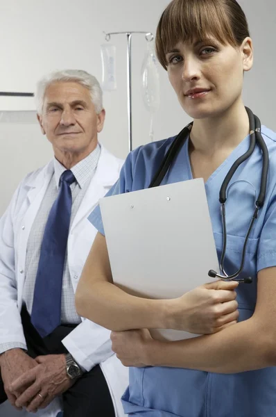 Dos generaciones de médicos — Foto de Stock