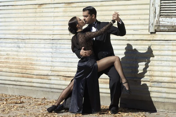 Paar dansende tango — Stockfoto