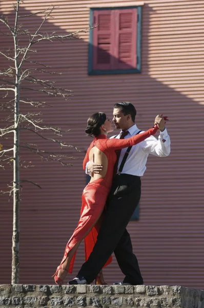 Pareja bailando tango — Foto de Stock