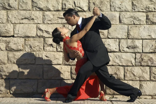 Coppia ballare Tango — Foto Stock