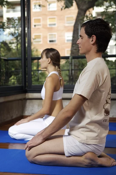 Enseñanza Yoga, aula — Foto de Stock