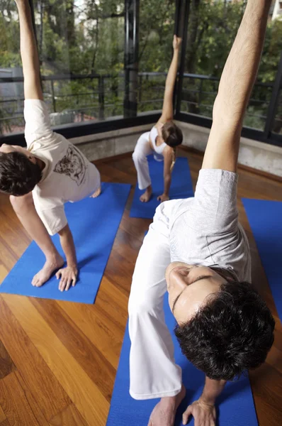 Undervisning Yoga, klassrummet — Stockfoto