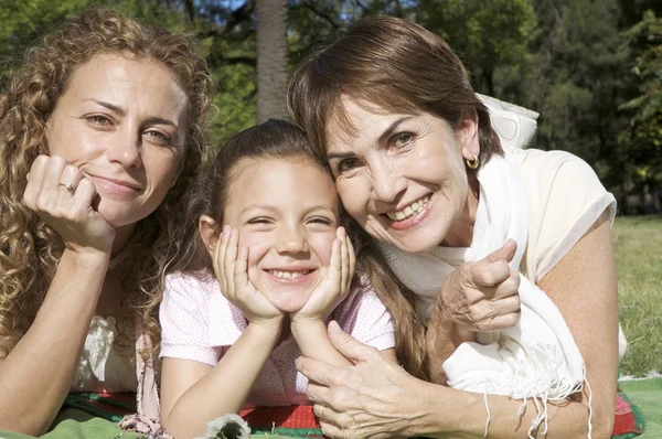 Parent and child at park — Stock Photo, Image