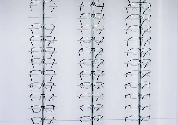 Brýle Obchody Optiky Sklenice Dioptriemi Visí Stěně Několika Řadách Stock Fotografie