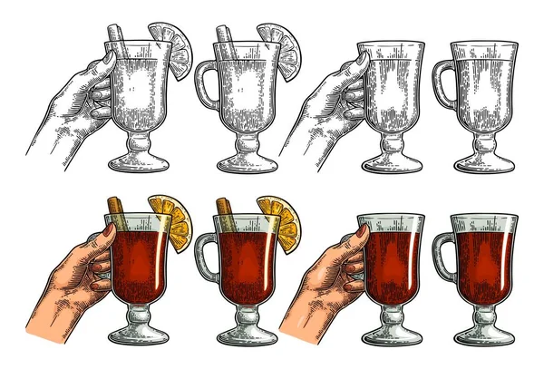 Vrouwelijke Hand Met Een Glas Glühwein Met Kaneelstokje Sinaasappelschijfje Vintage — Stockvector