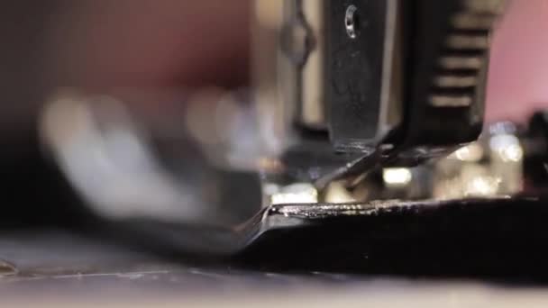 machine à coudre et vêtement. macro 