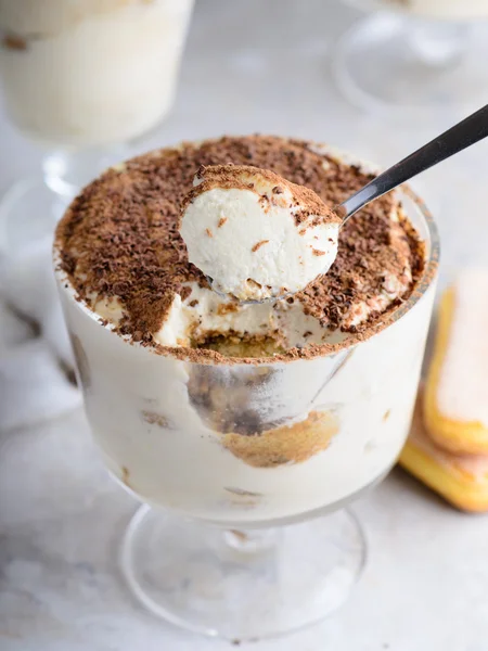 Tiramisú en un vaso —  Fotos de Stock