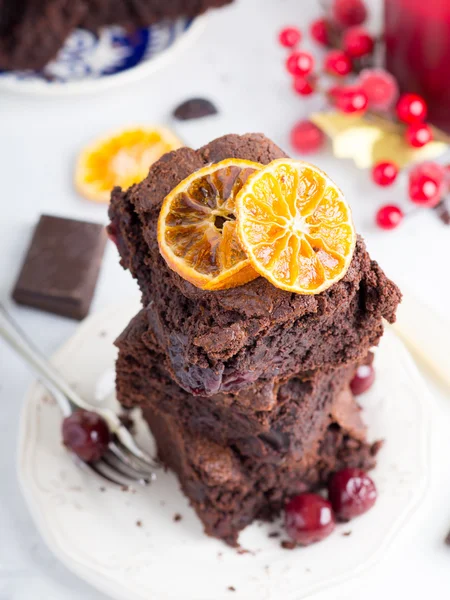Kiraz ile çikolatalı kek — Stok fotoğraf
