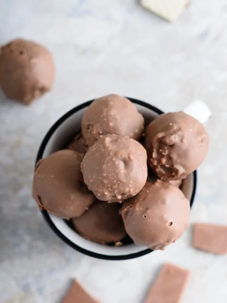 Schokoladen-Haselnuss-Trüffel — Stockfoto