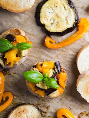 Bruschetta farklı dolgulu