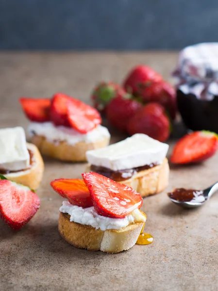 Bruschetta farklı dolgulu — Stok fotoğraf