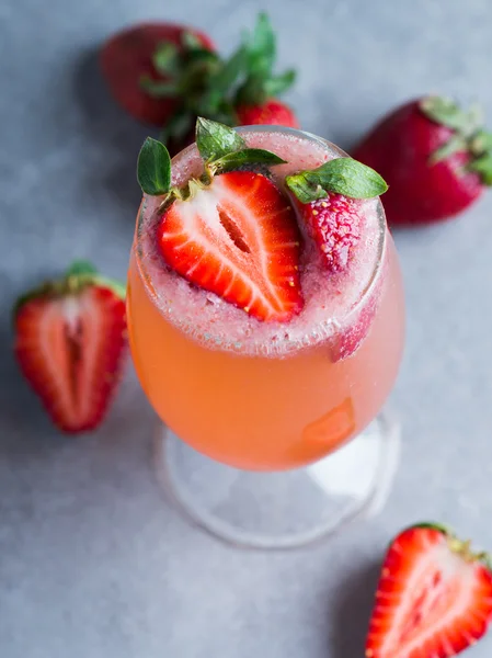 Rossini Cocktail with Strawberry and Prosecco — Stock Photo, Image